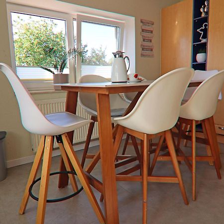 Family Holiday Home Near The Beach With Large Garden Kröpelin Exterior foto