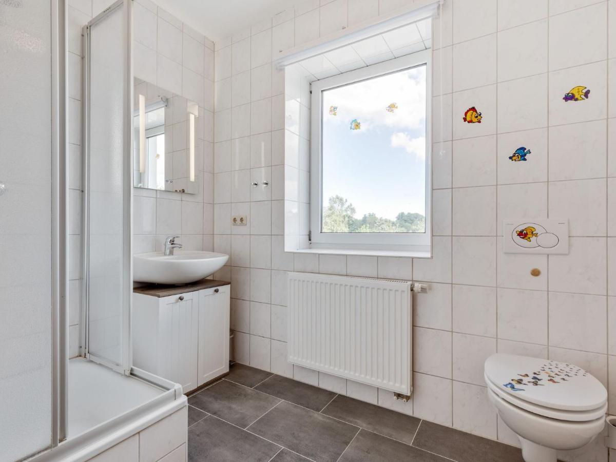 Family Holiday Home Near The Beach With Large Garden Kröpelin Exterior foto